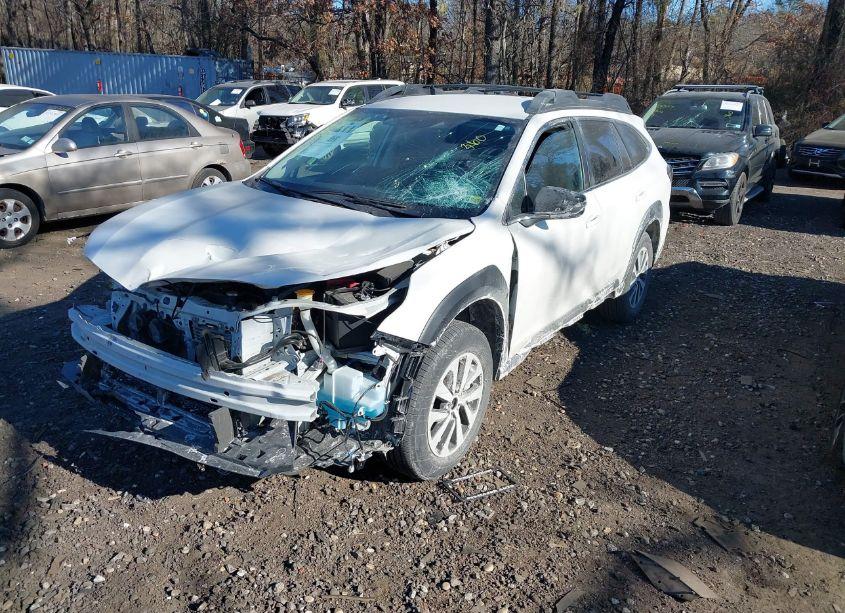 Photo 2 of 2024 Subaru Outback PREMIUM (VIN 4S4BTACC7R3104875)