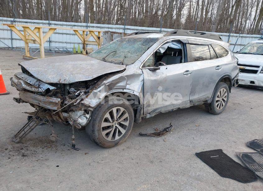 Photo 2 of 2020 Subaru Outback PREMIUM (VIN 4S4BTACC8L3160945)