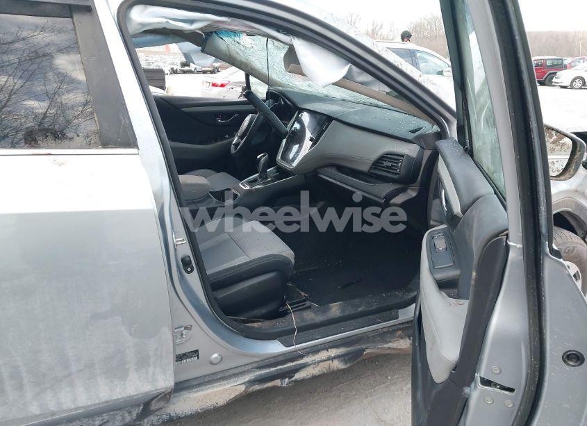 Photo 5 of 2020 Subaru Outback PREMIUM (VIN 4S4BTACC8L3160945)