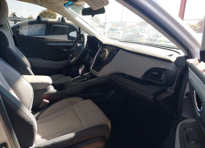 Photo 5 of 2020 Subaru Outback PREMIUM (VIN 4S4BTACC9L3139490)