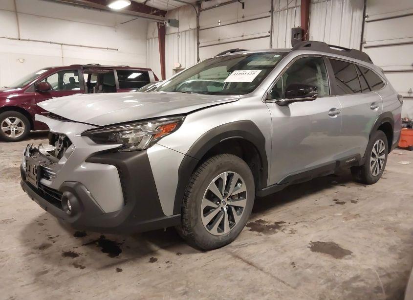 Photo 2 of 2024 Subaru Outback PREMIUM (VIN 4S4BTADC3R3189017)