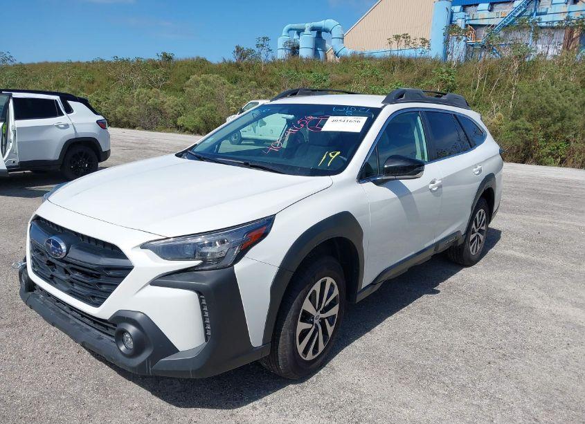 Photo 2 of 2024 Subaru Outback PREMIUM (VIN 4S4BTADC9R3262911)