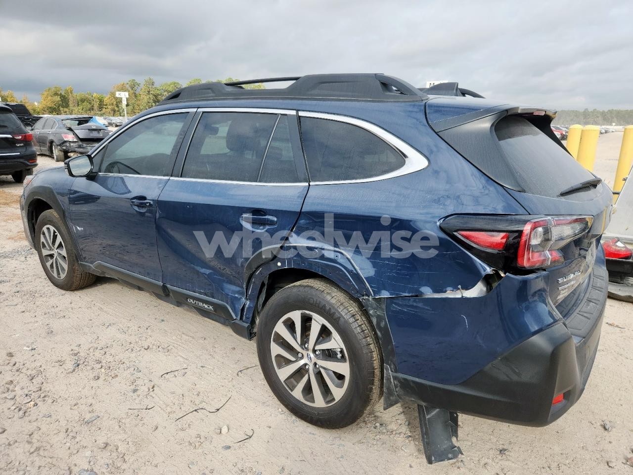 Photo 2 of 2025 SUBARU OUTBACK PREMIUM (VIN 4S4BTADCXS3112098)