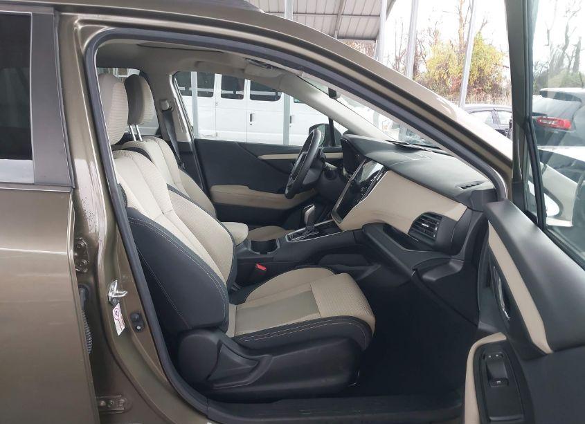 Photo 5 of 2020 Subaru Outback PREMIUM (VIN 4S4BTAEC1L3160721)