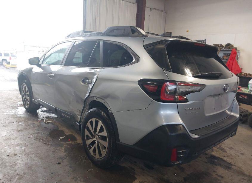 Photo 3 of 2020 Subaru Outback PREMIUM (VIN 4S4BTAEC3L3261128)