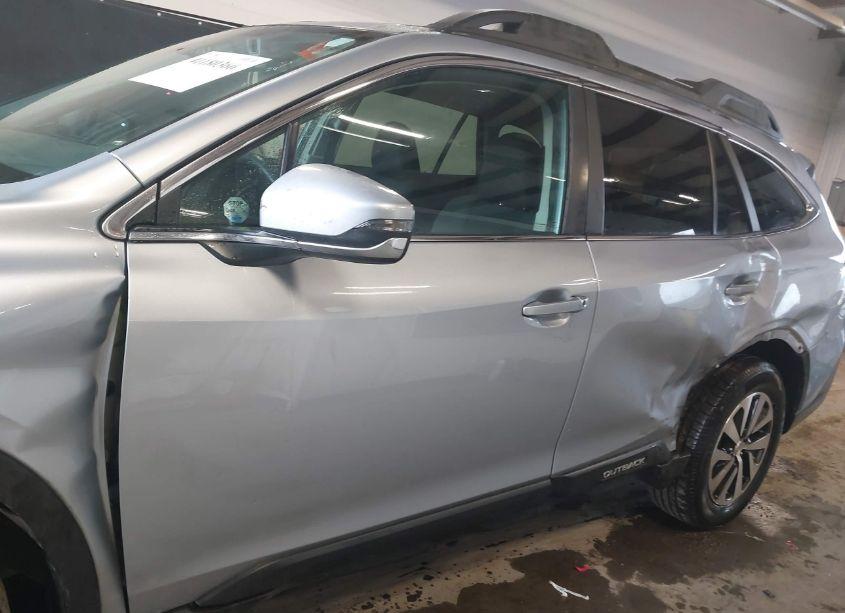 Photo 6 of 2020 Subaru Outback PREMIUM (VIN 4S4BTAEC3L3261128)