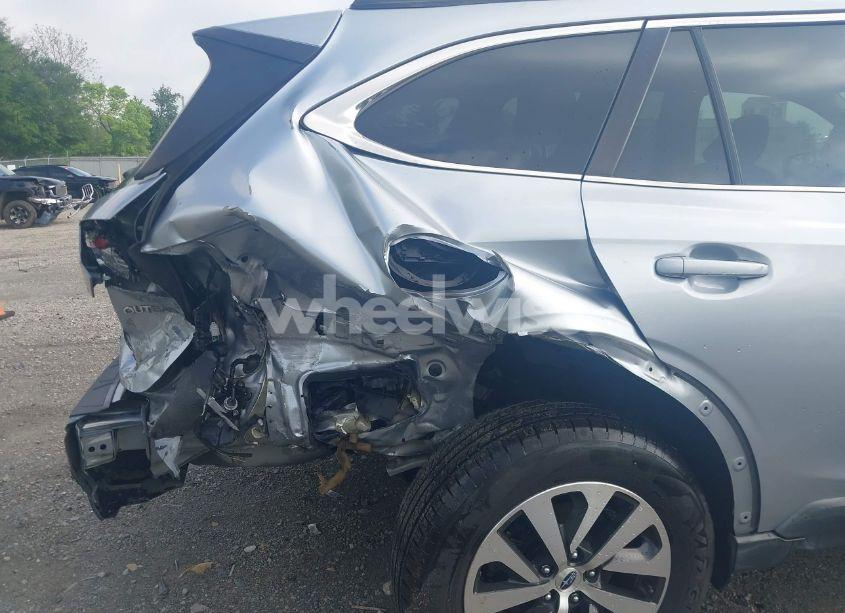 Photo 6 of 2020 Subaru Outback PREMIUM (VIN 4S4BTAEC6L3178275)