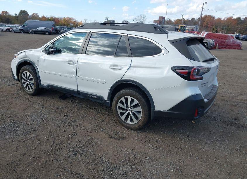 Photo 3 of 2022 Subaru Outback PREMIUM (VIN 4S4BTAFC1N3229635)