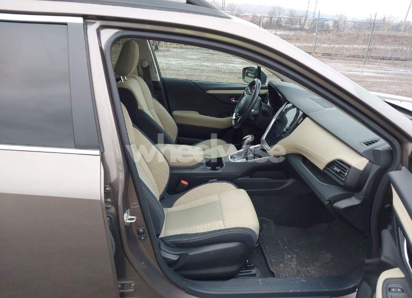 Photo 5 of 2021 Subaru Outback PREMIUM (VIN 4S4BTAFC3M3126442)