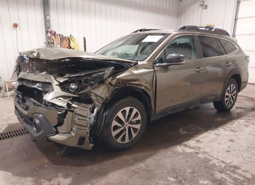 Photo 2 of 2024 Subaru Outback PREMIUM (VIN 4S4BTAFC7R3257199)