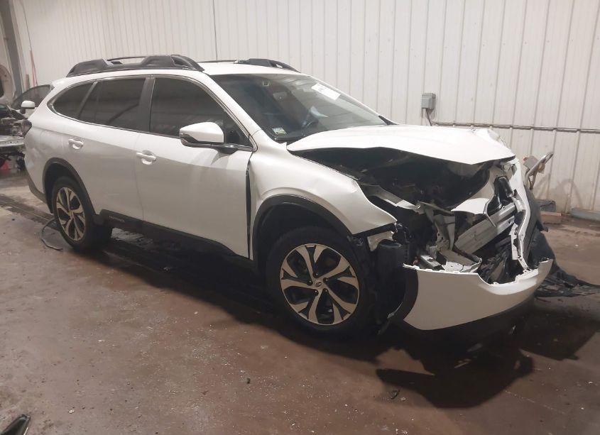 2020 Subaru Outback LIMITED (VIN 4S4BTALC2L3158592) main photo