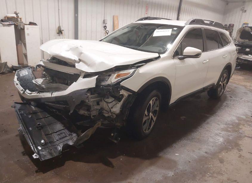 Photo 2 of 2020 Subaru Outback LIMITED (VIN 4S4BTALC2L3158592)