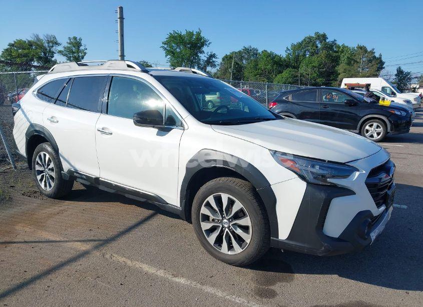 2023 Subaru Outback TOURING (VIN 4S4BTAPC5P3215089) main photo