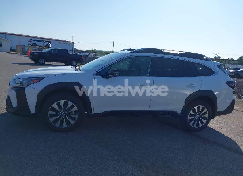 Photo 14 of 2023 Subaru Outback TOURING (VIN 4S4BTAPC5P3215089)