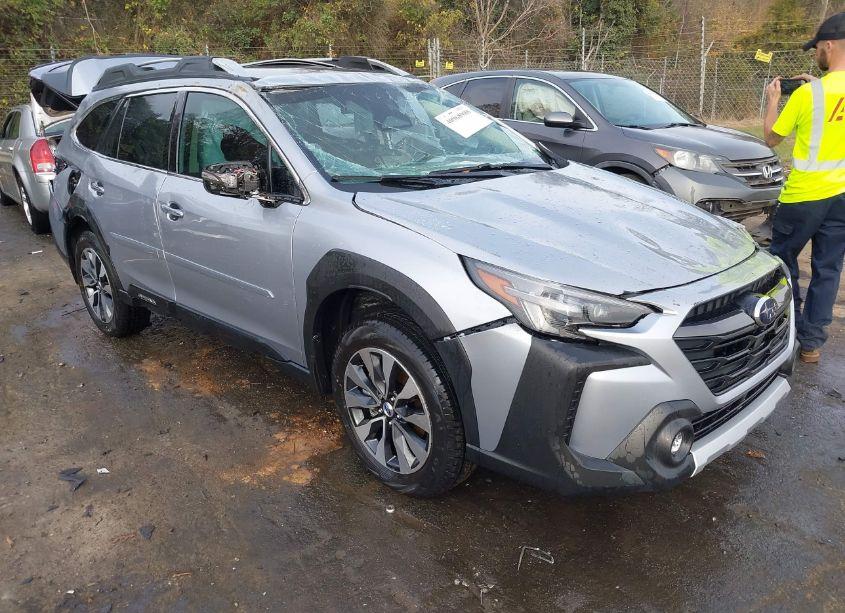 2025 Subaru Outback TOURING (VIN 4S4BTAPC9S3106160) main photo