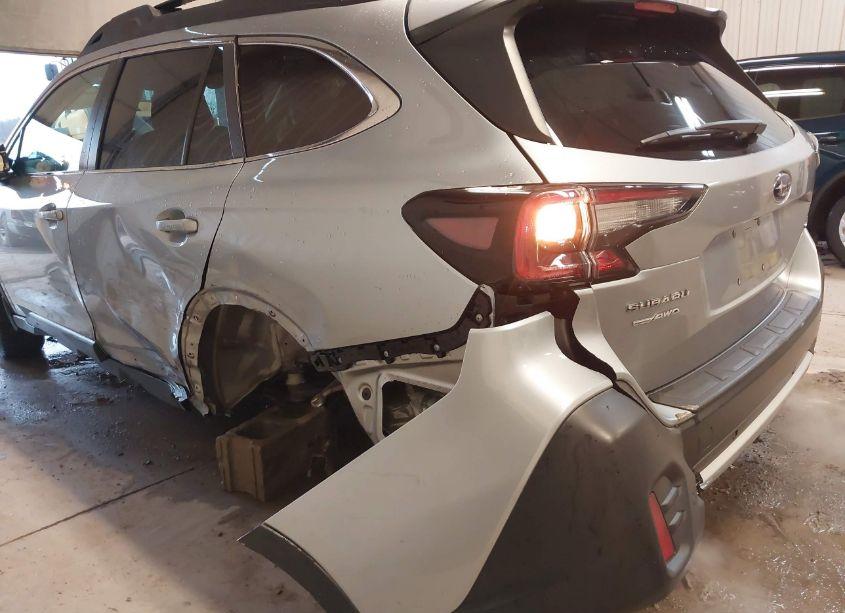 Photo 6 of 2020 Subaru Outback LIMITED XT (VIN 4S4BTGND3L3172459)