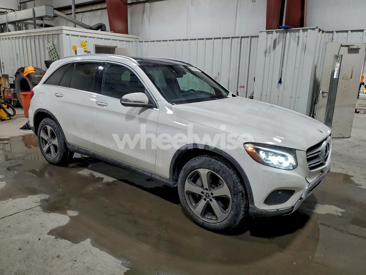 Photo 4 of 2019 MERCEDES-BENZ GLC 300 4MATIC (VIN 4S4BTGND4M3218222)