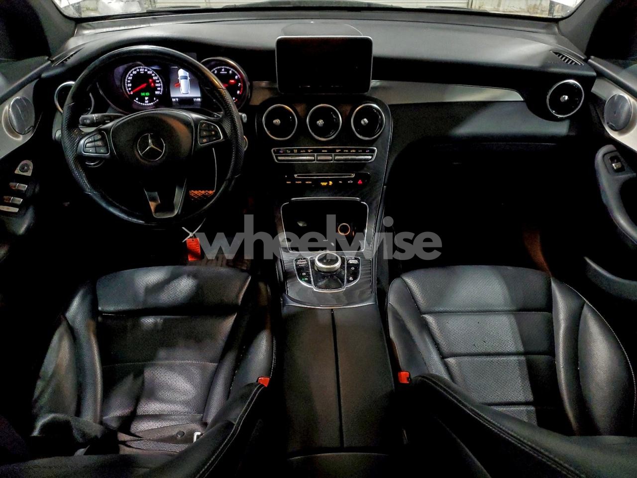 Photo 8 of 2019 MERCEDES-BENZ GLC 300 4MATIC (VIN 4S4BTGND4M3218222)