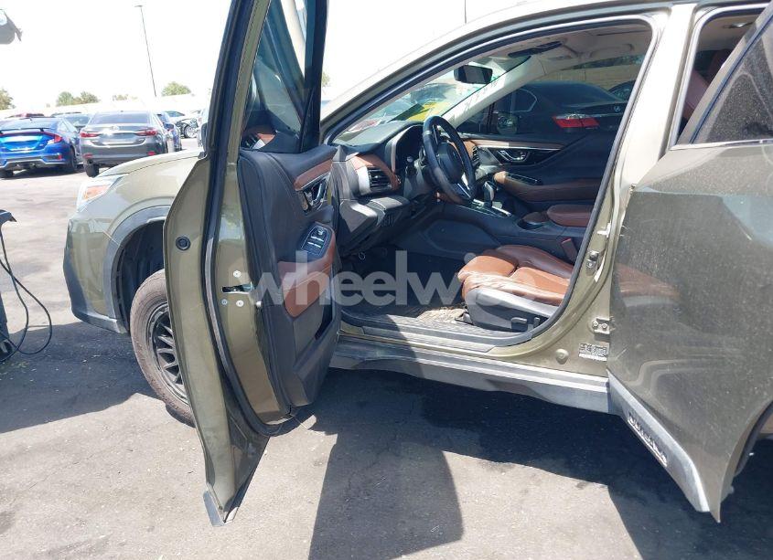 Photo 5 of 2021 Subaru Outback TOURING XT (VIN 4S4BTGPD0M3108667)