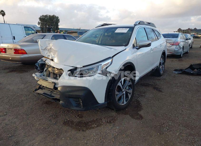 Photo 2 of 2020 Subaru Outback TOURING XT (VIN 4S4BTGPD1L3136931)