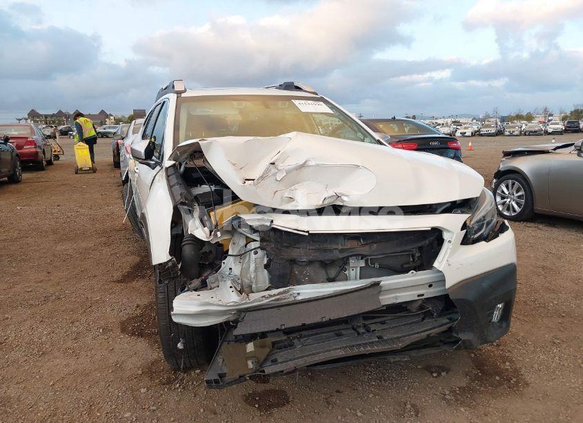 Photo 6 of 2020 Subaru Outback TOURING XT (VIN 4S4BTGPD1L3136931)