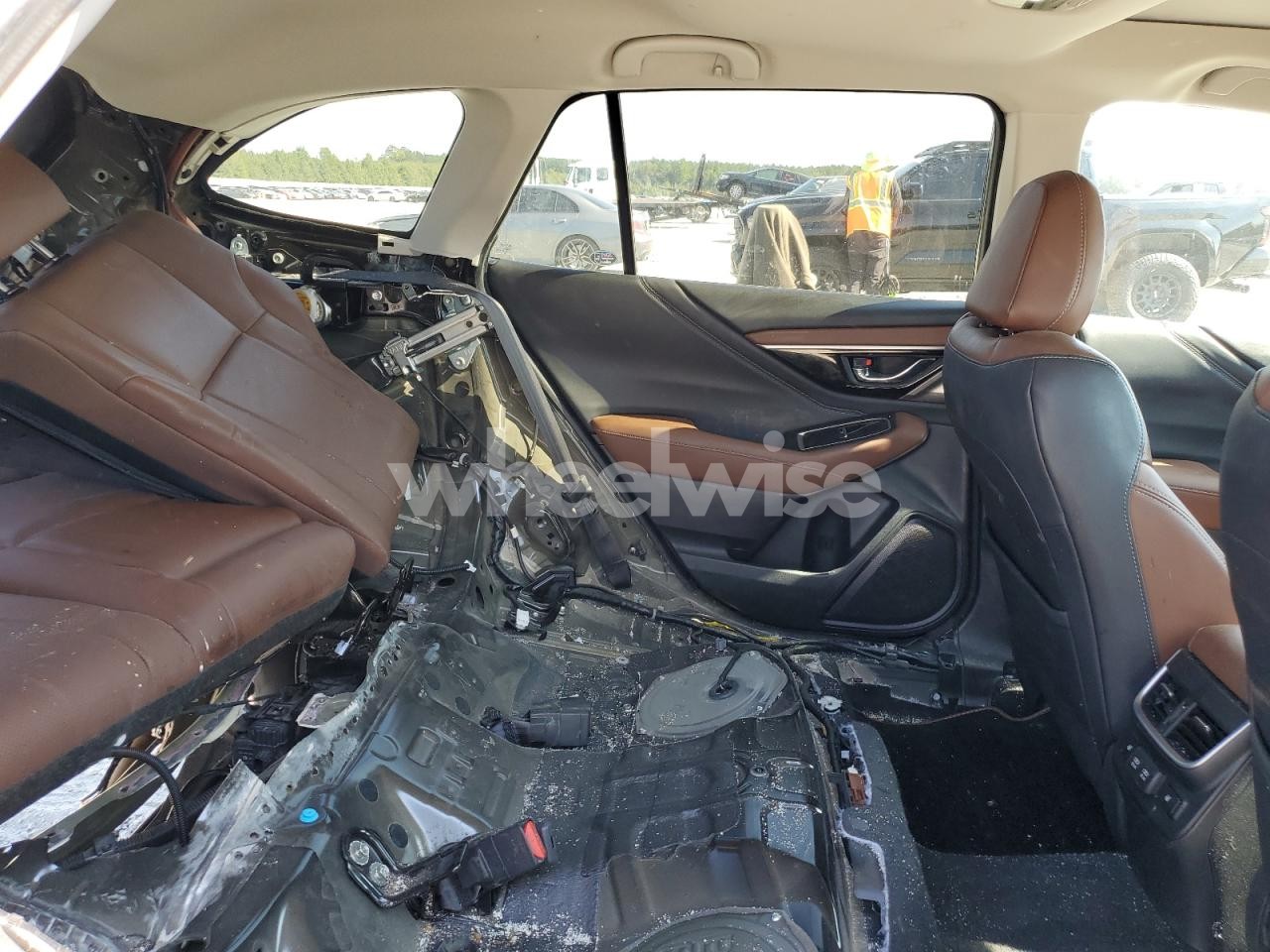 Photo 10 of 2020 SUBARU OUTBACK TOURING LDL (VIN 4S4BTGPD1L3229626)