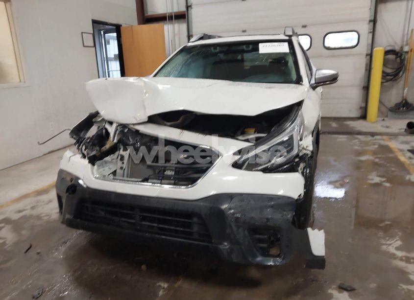 Photo 12 of 2020 Subaru Outback TOURING XT (VIN 4S4BTGPD9L3255357)