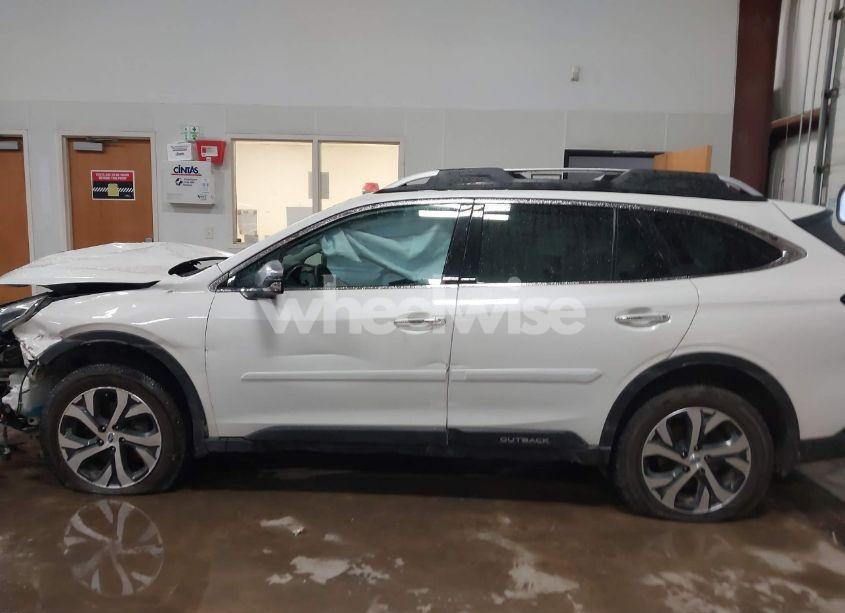 Photo 14 of 2020 Subaru Outback TOURING XT (VIN 4S4BTGPD9L3255357)
