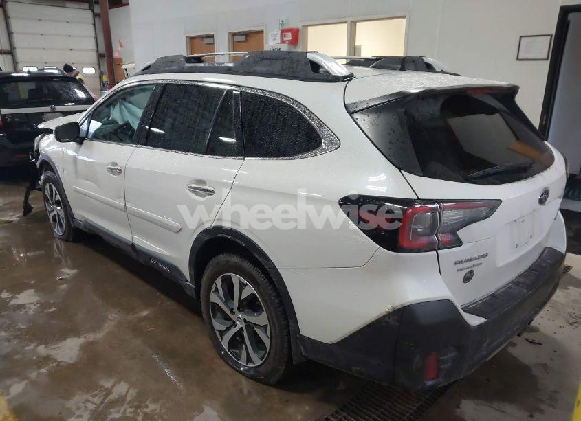 Photo 3 of 2020 Subaru Outback TOURING XT (VIN 4S4BTGPD9L3255357)