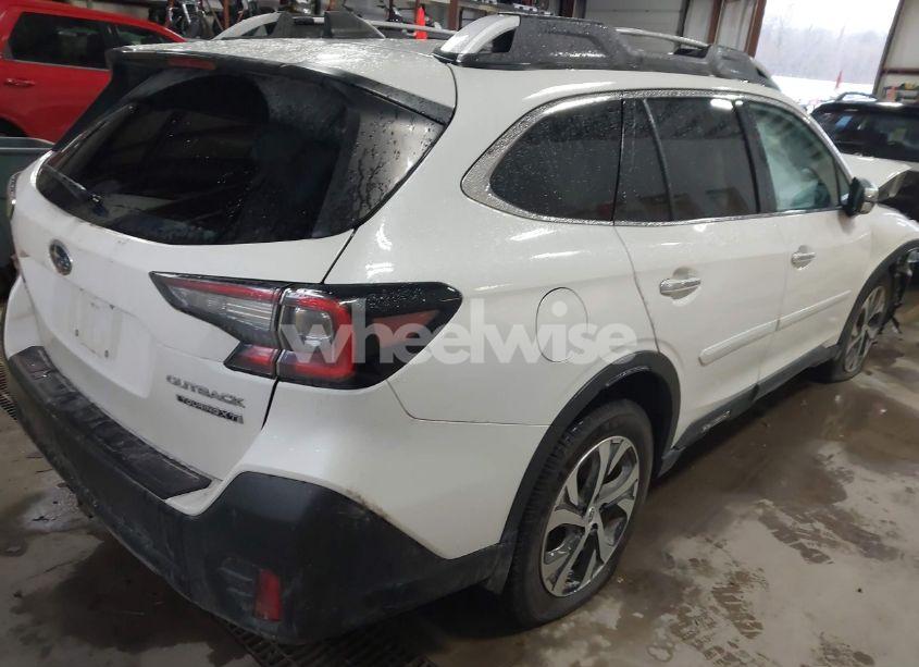 Photo 4 of 2020 Subaru Outback TOURING XT (VIN 4S4BTGPD9L3255357)