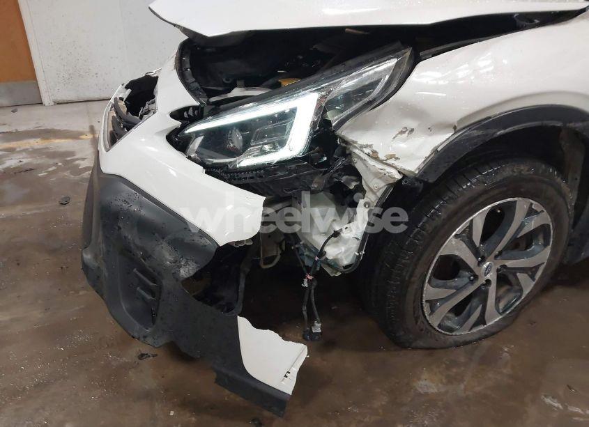 Photo 6 of 2020 Subaru Outback TOURING XT (VIN 4S4BTGPD9L3255357)