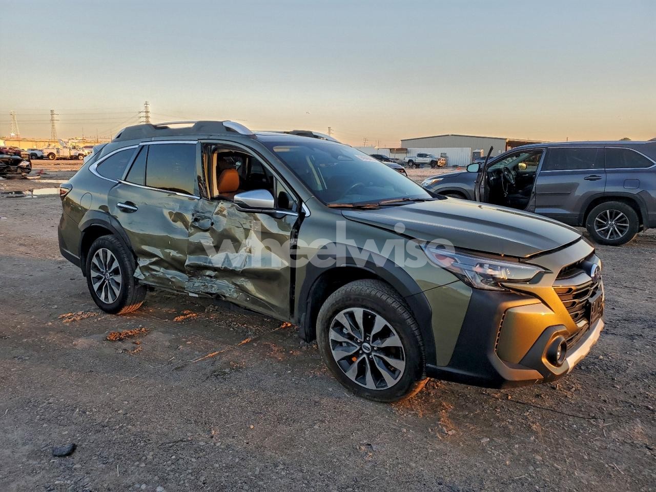 Photo 4 of 2025 SUBARU OUTBACK TOURING (VIN 4S4BTGPDXS3175838)