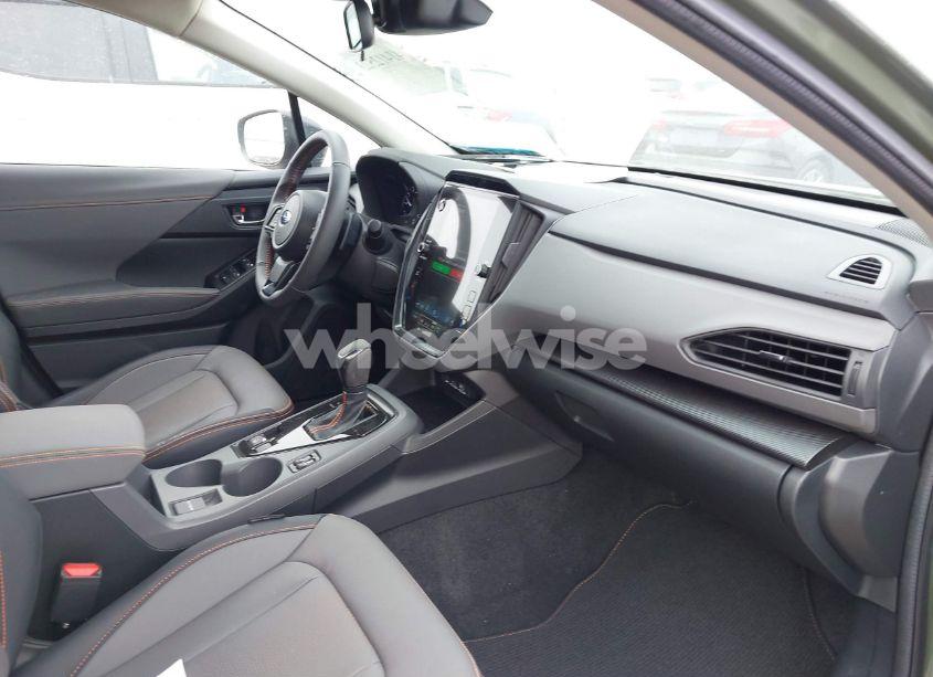 Photo 5 of 2024 Subaru Crosstrek LIMITED (VIN 4S4GUHL64R3733869)