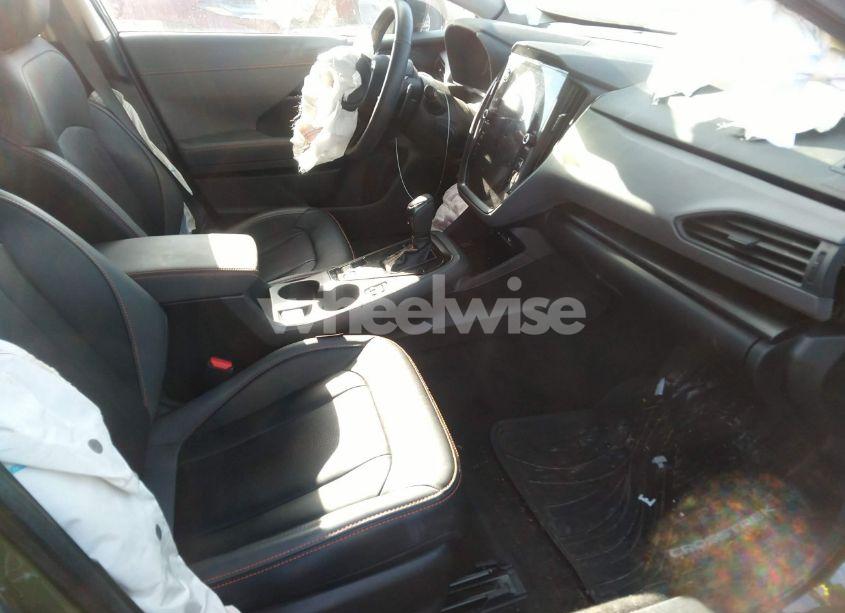 Photo 5 of 2024 Subaru Crosstrek LIMITED (VIN 4S4GUHL65R3781610)