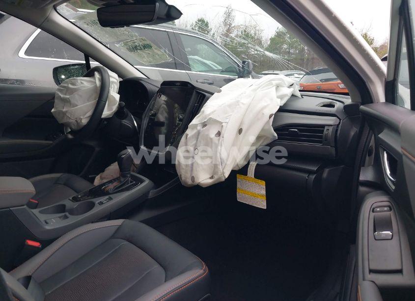 Photo 5 of 2024 Subaru Crosstrek LIMITED (VIN 4S4GUHM67R3758439)