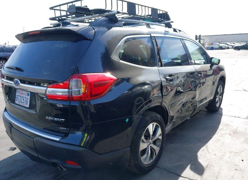 Photo 4 of 2019 Subaru Ascent PREMIUM (VIN 4S4WMACD2K3405373)