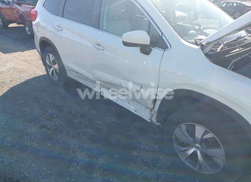 Photo 6 of 2019 Subaru Ascent PREMIUM (VIN 4S4WMACD2K3429091)