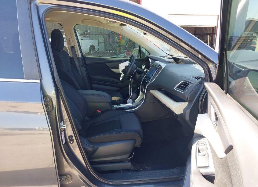 Photo 5 of 2019 Subaru Ascent PREMIUM (VIN 4S4WMACD2K3489002)