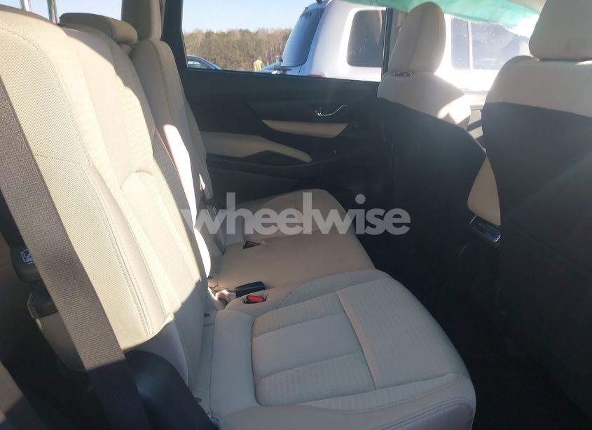 Photo 8 of 2020 Subaru Ascent PREMIUM (VIN 4S4WMACD7L3438967)