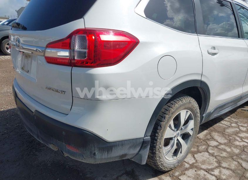 Photo 6 of 2020 Subaru Ascent PREMIUM (VIN 4S4WMACD8L3458547)
