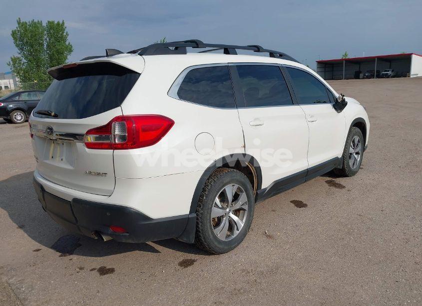 Photo 4 of 2019 Subaru Ascent PREMIUM (VIN 4S4WMACDXK3442512)