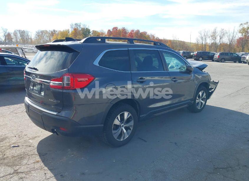 Photo 4 of 2020 Subaru Ascent PREMIUM (VIN 4S4WMACDXL3433391)