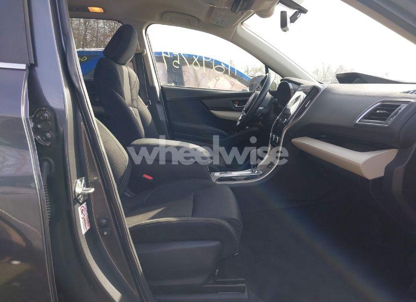 Photo 5 of 2019 Subaru Ascent PREMIUM (VIN 4S4WMAFD5K3412894)