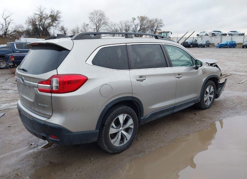 Photo 4 of 2019 Subaru Ascent PREMIUM (VIN 4S4WMAFDXK3415726)