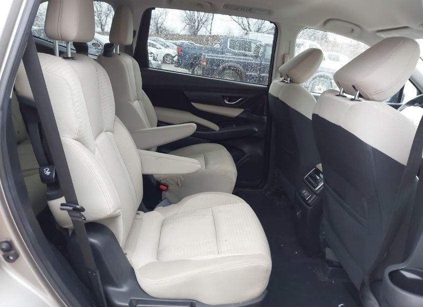 Photo 8 of 2019 Subaru Ascent PREMIUM (VIN 4S4WMAFDXK3415726)