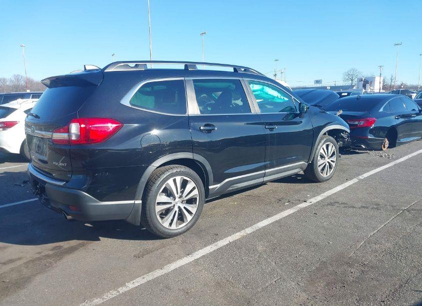 Photo 4 of 2019 Subaru Ascent PREMIUM (VIN 4S4WMAHD3K3413605)