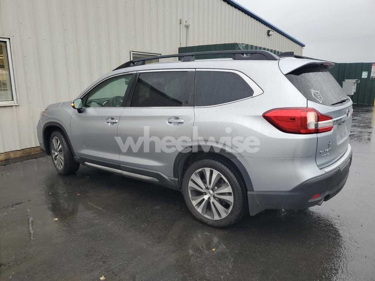 Photo 2 of 2021 SUBARU ASCENT LIMITED (VIN 4S4WMAJD3M3441174)