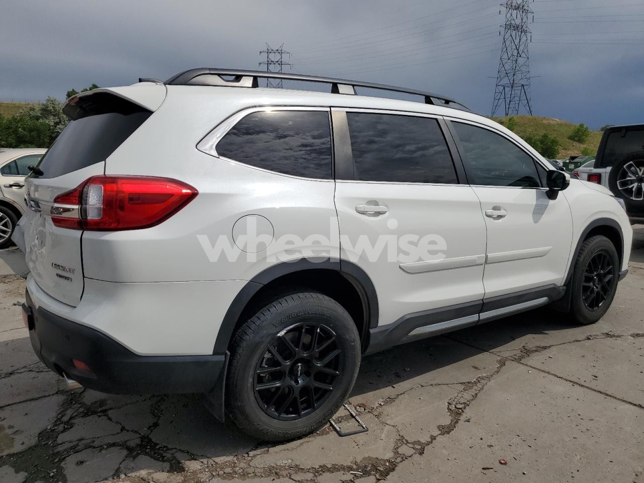 Photo 3 of 2022 SUBARU ASCENT LIMITED (VIN 4S4WMAKD2N3412300)