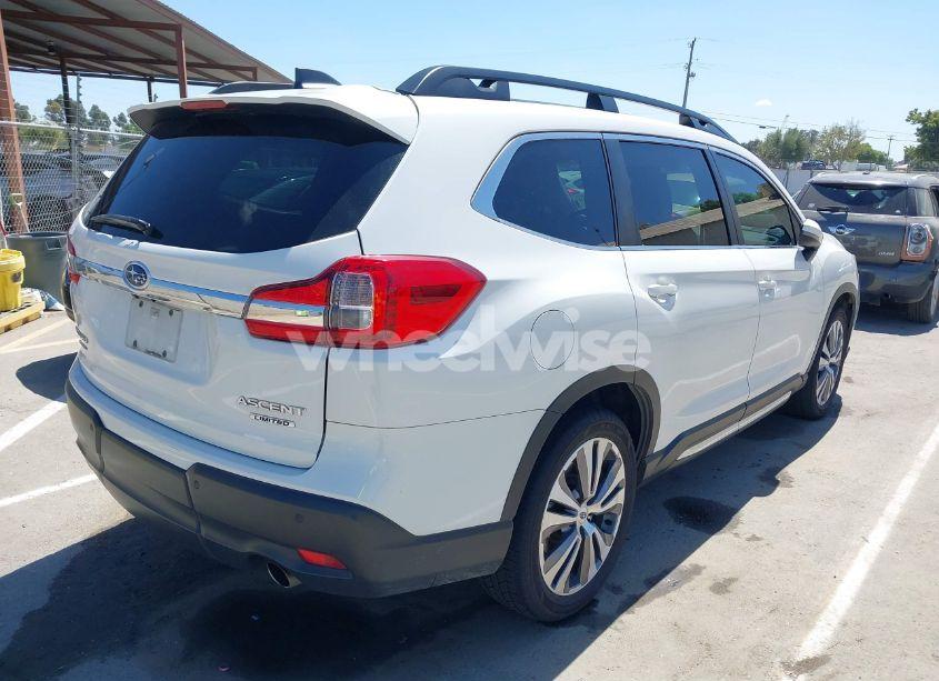 Photo 4 of 2022 Subaru Ascent LIMITED (VIN 4S4WMAMD1N3466572)