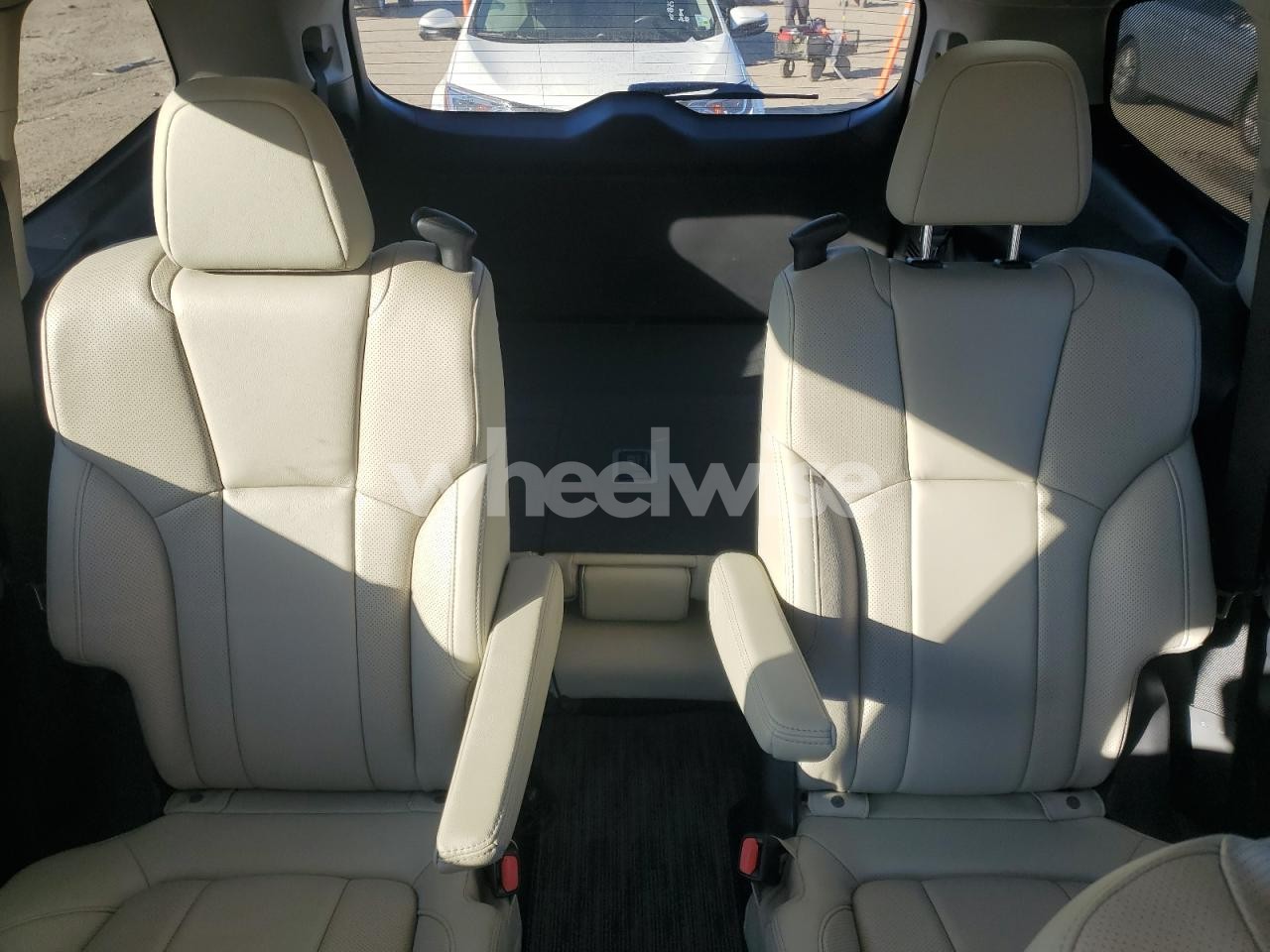 Photo 10 of 2022 SUBARU ASCENT LIMITED (VIN 4S4WMAPD9N3447537)